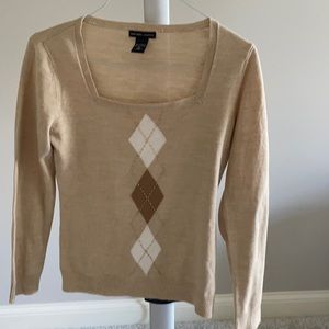 Light weight sweater